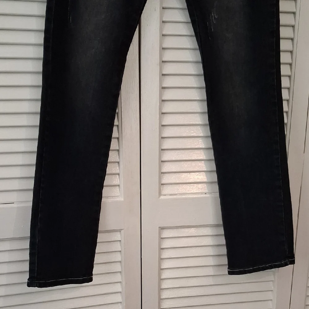 Women's Straight Leg Jeans - Picture 2 of 7